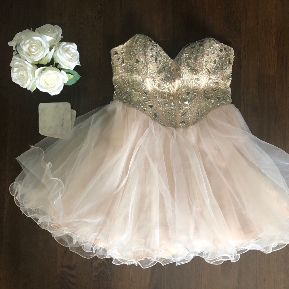 Beautiful nude short formal dress